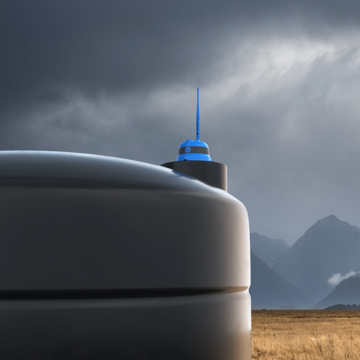 Commercial water tank monitoring system for remote tank level management