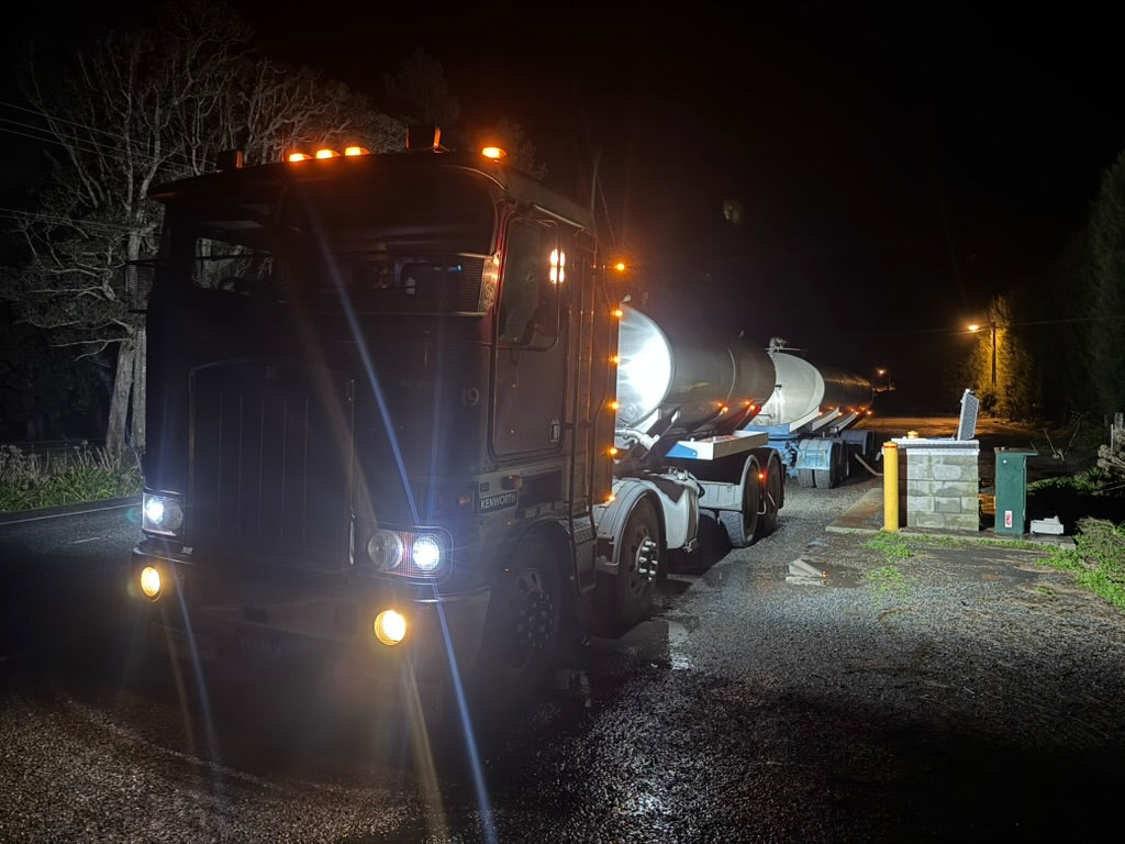 Artesian and Solway Water tanker providing emergency water delivery in Auckland