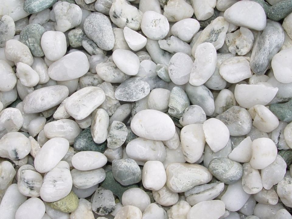 Bulk landscape supply delivery of topsoil mulch gravel and stone